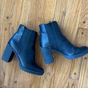 H&M chelsea heeled booties